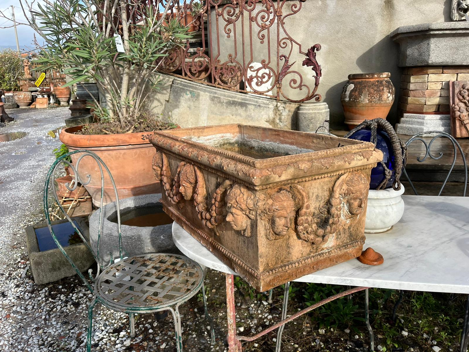 Vecchia vaschetta di terracotta 