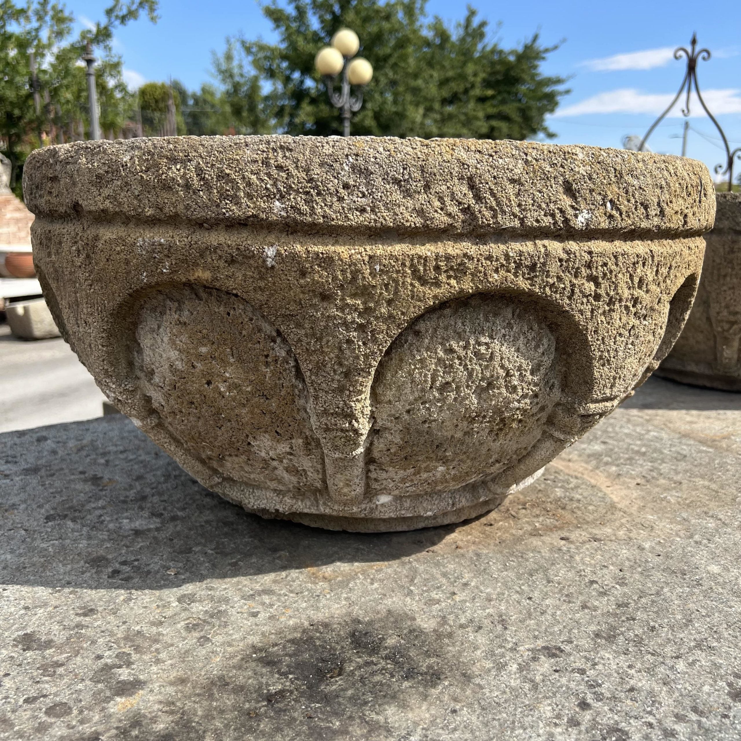 Vecchia vaschetta in pietra piccola