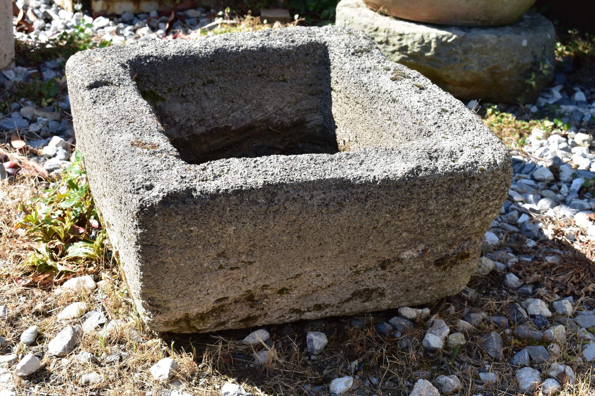 Vecchia vaschetta in pietra settecentesca 