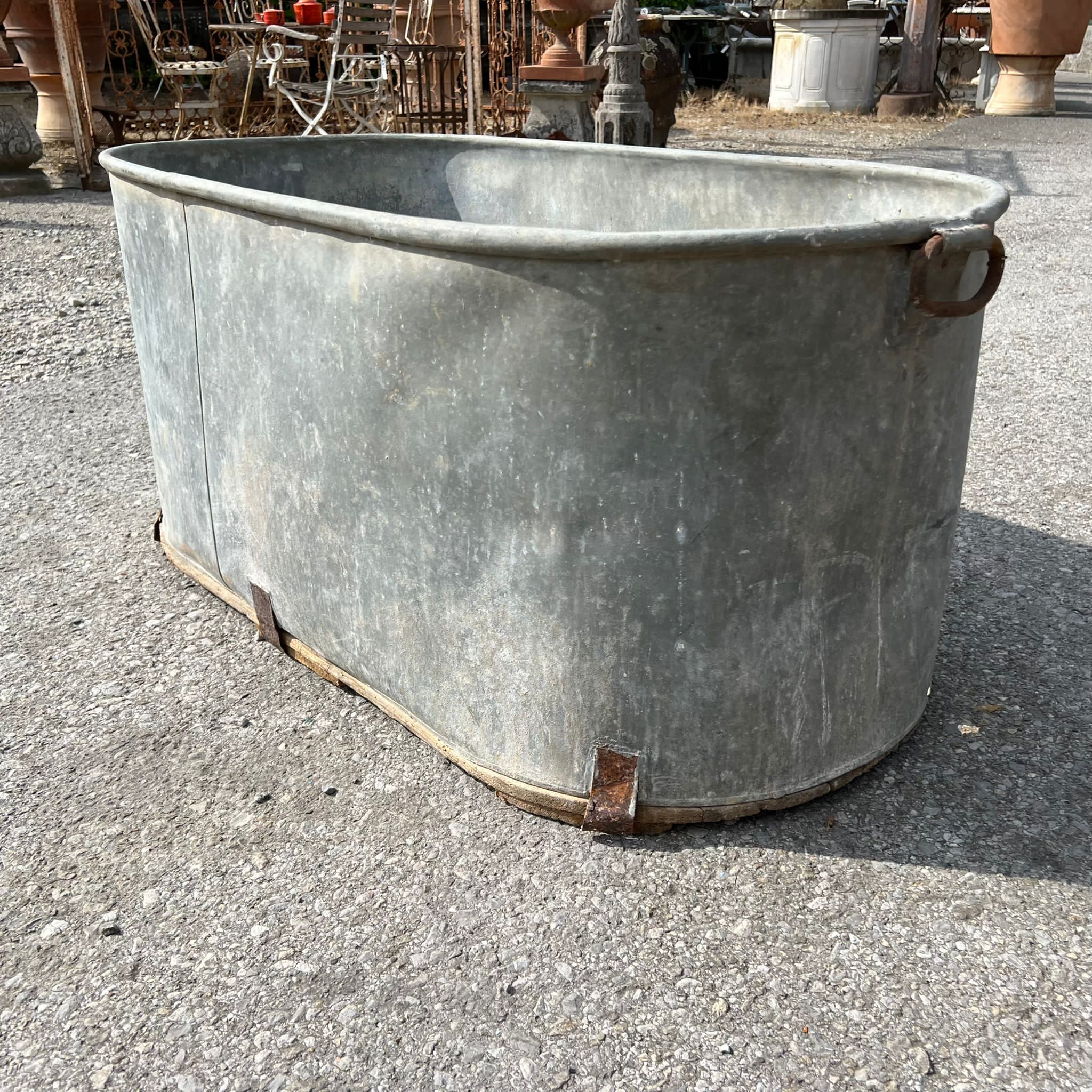 Vecchia vaschetta in zinco 