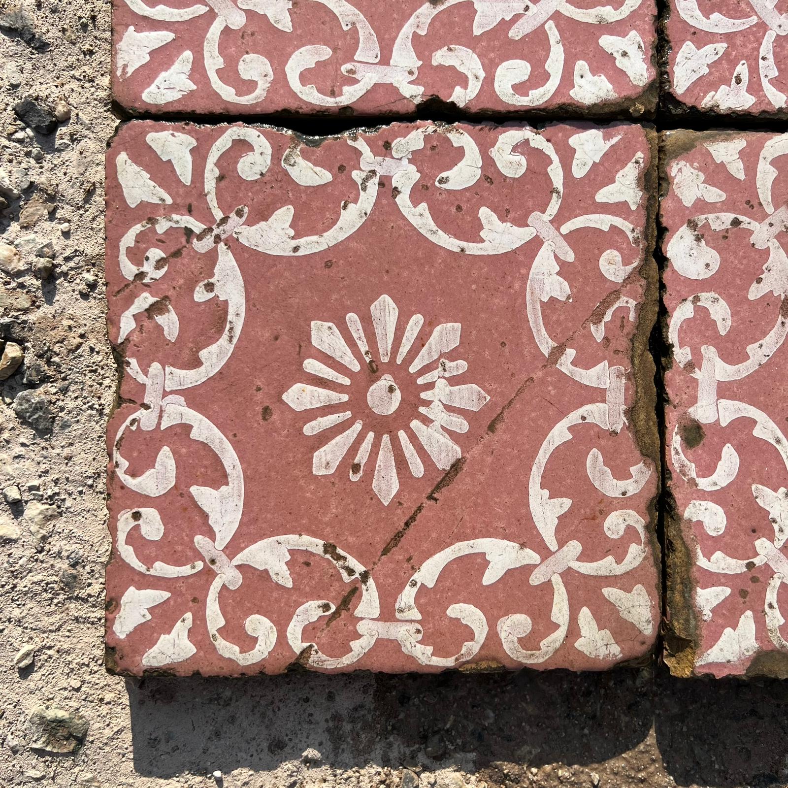 vecchie maioliche rosa 