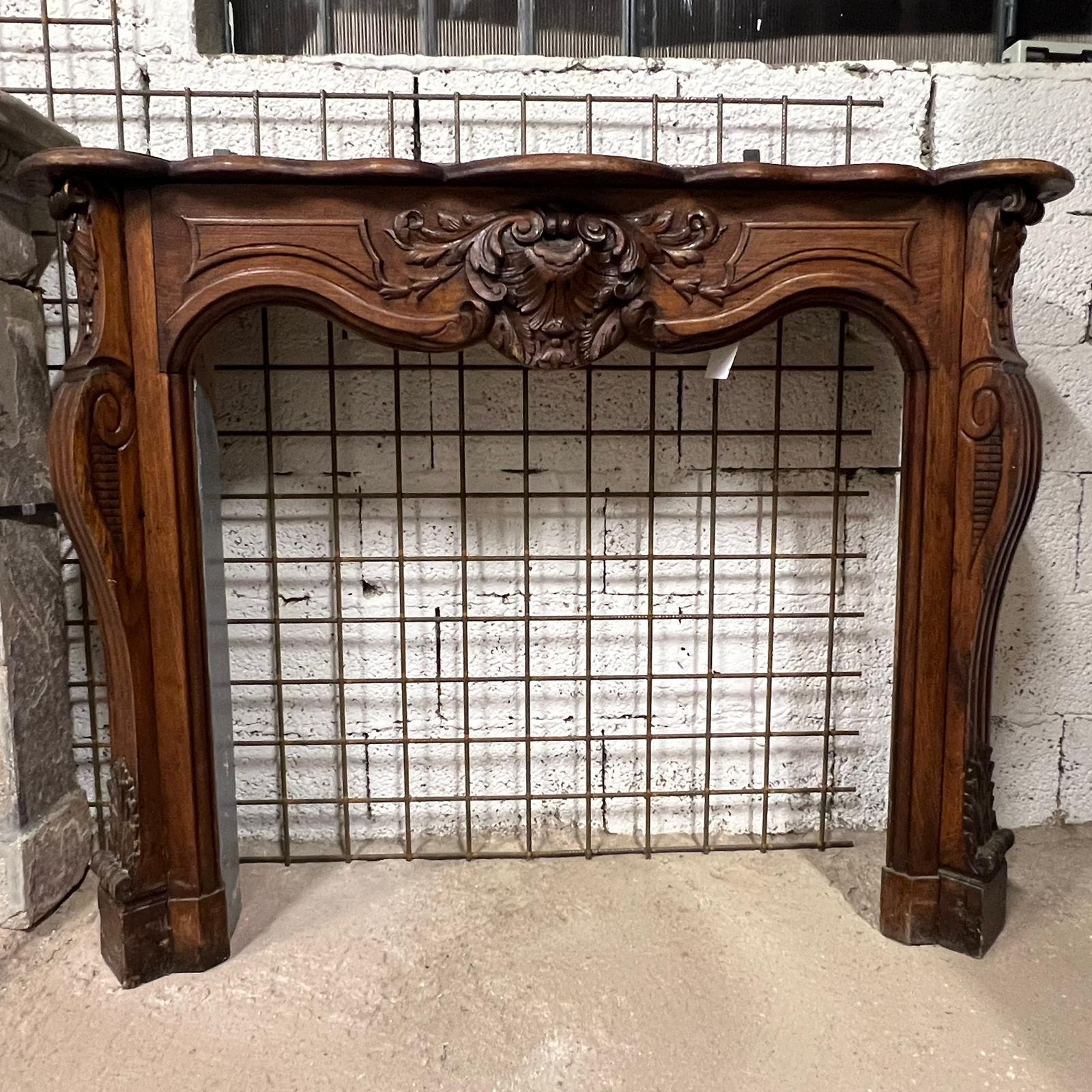 camino in legno antico