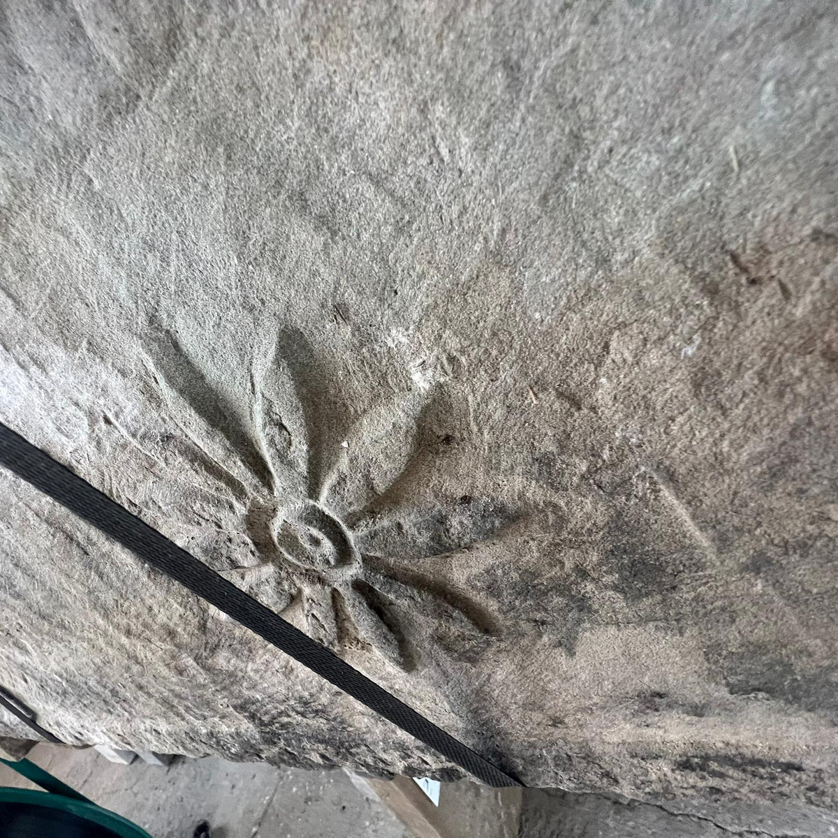 Camino in pietra - 125 cm – Recuperando Brick and stone