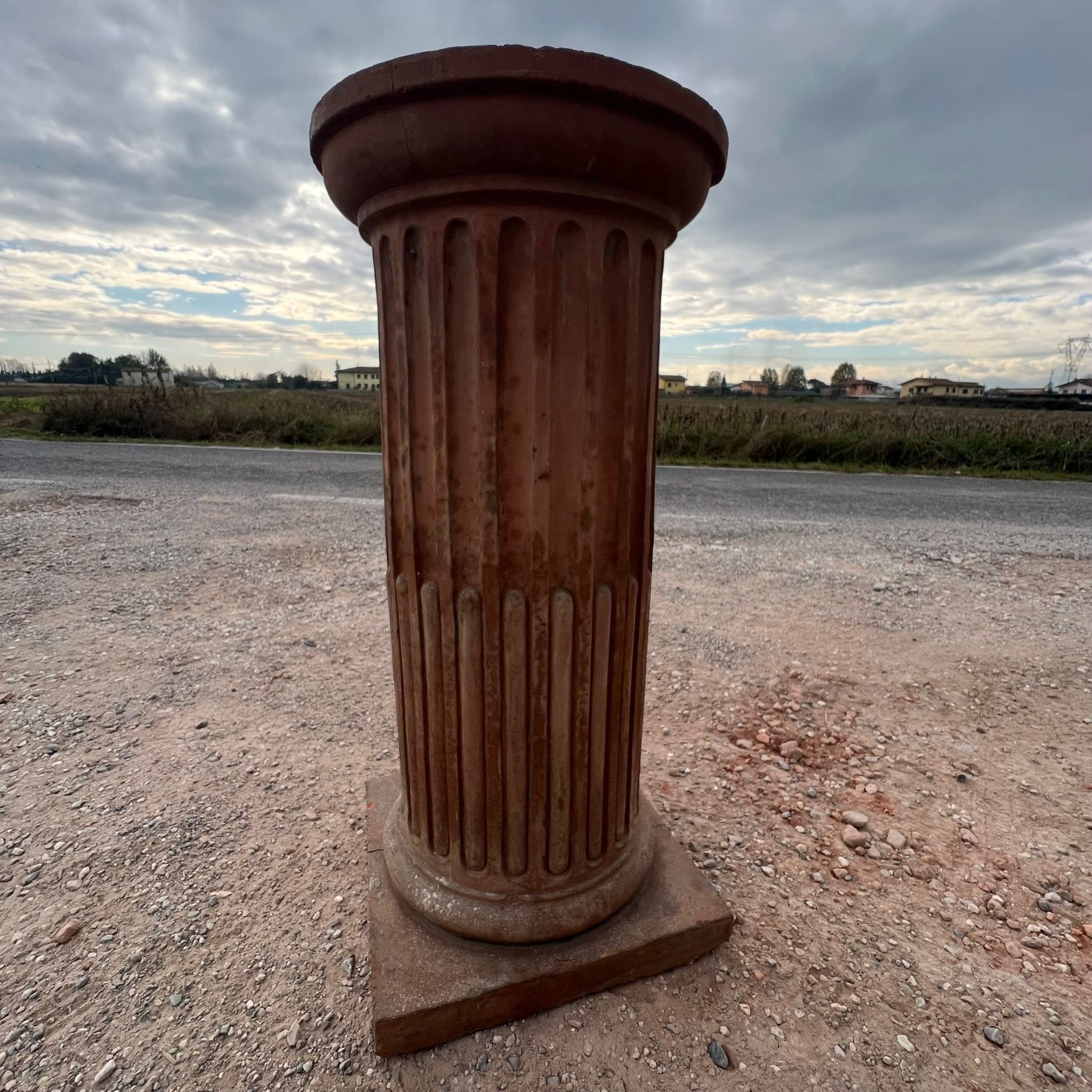 colonna in terracotta 