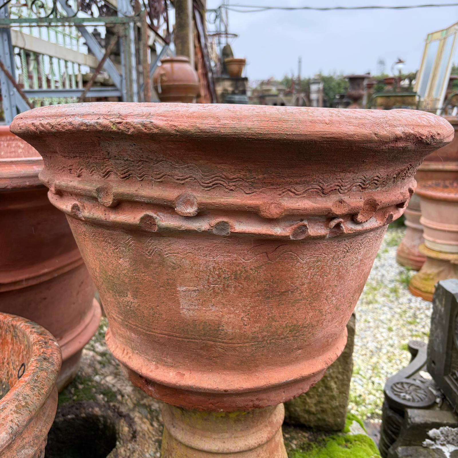 conca in terracotta antica decorata 