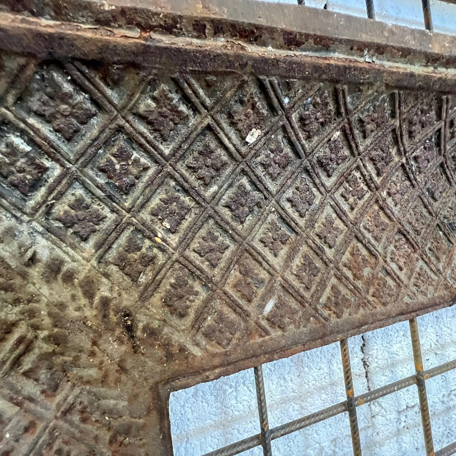 controcuore in ghisa dettaglio 