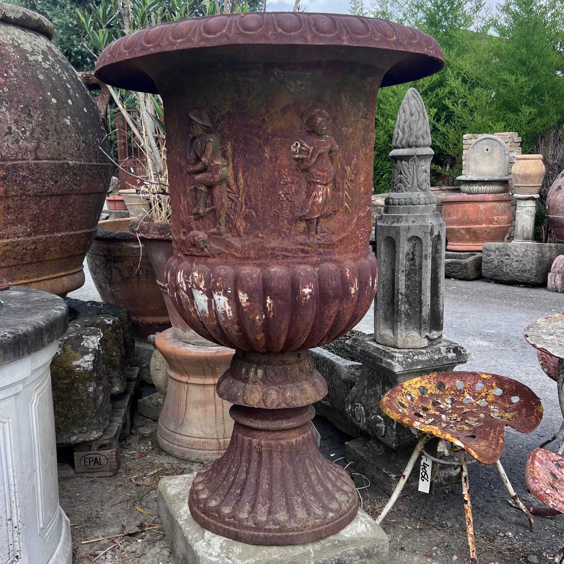coppia di vasi in ghisa 