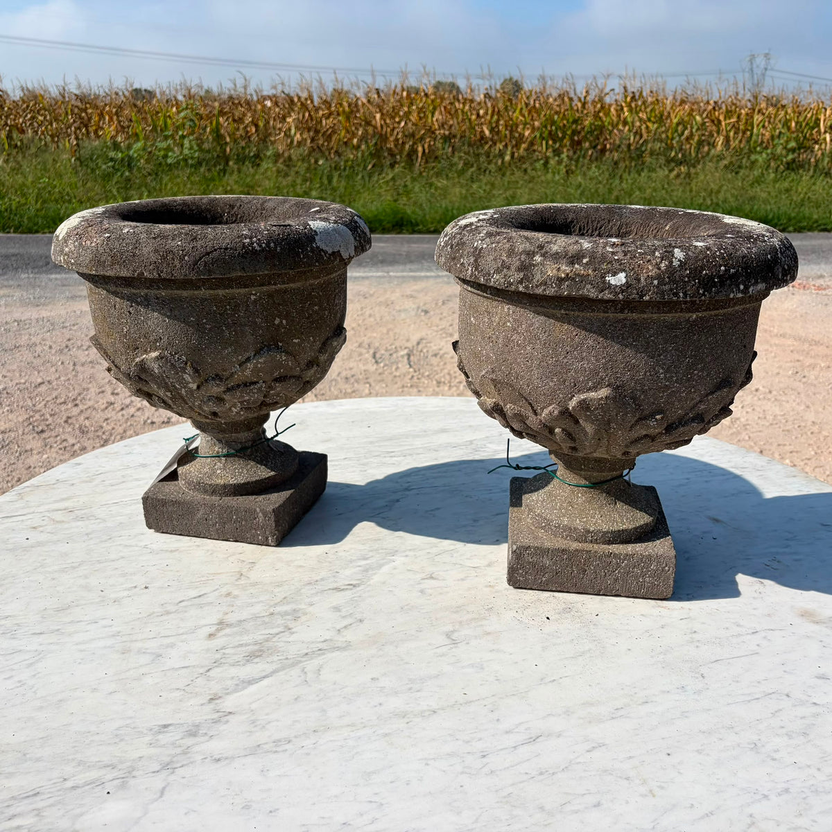 coppia vasi pietra