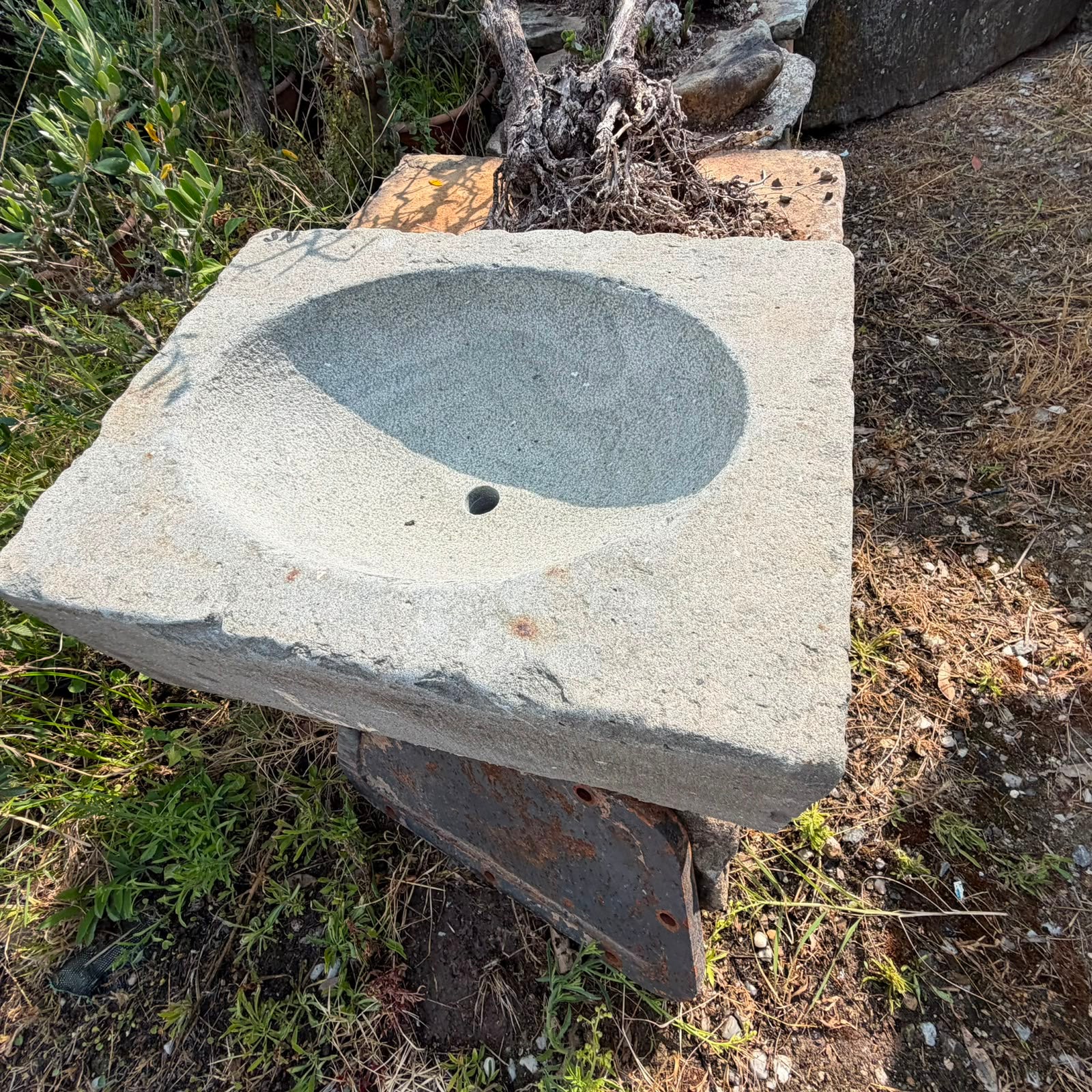 dettaglio lavandino in pietra 1