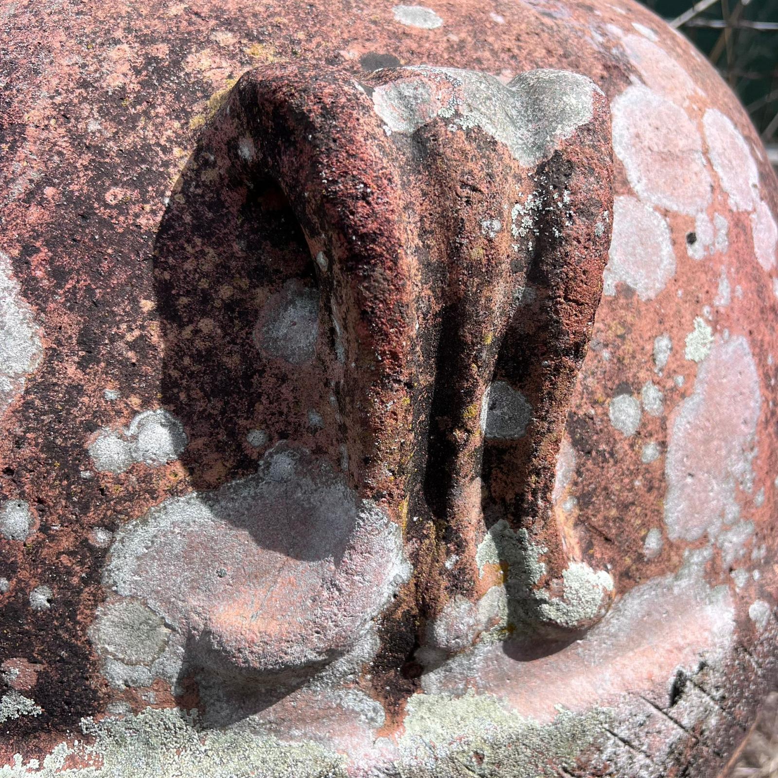 dettaglio orcio terracotta manico
