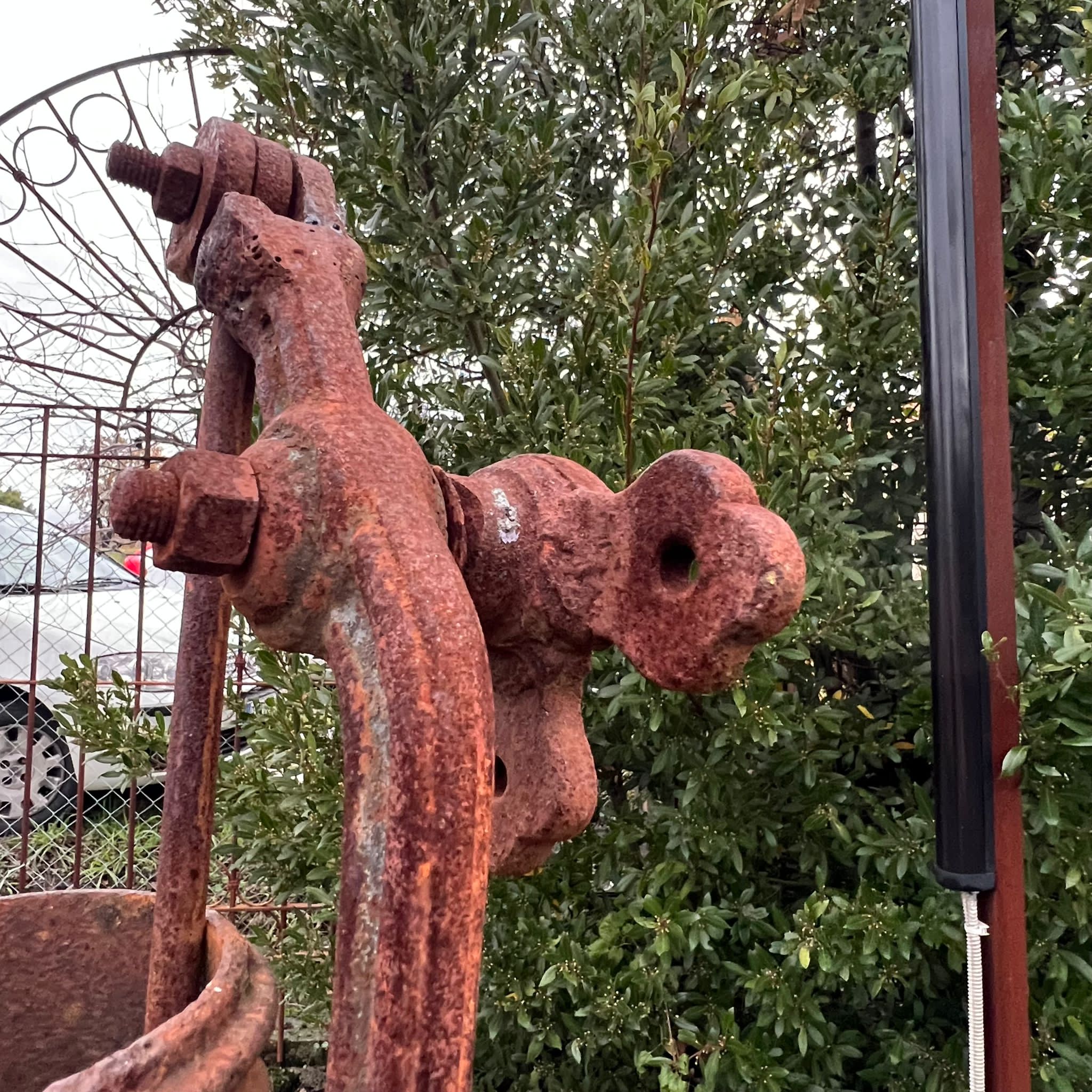 fontana in ghisa dettaglio