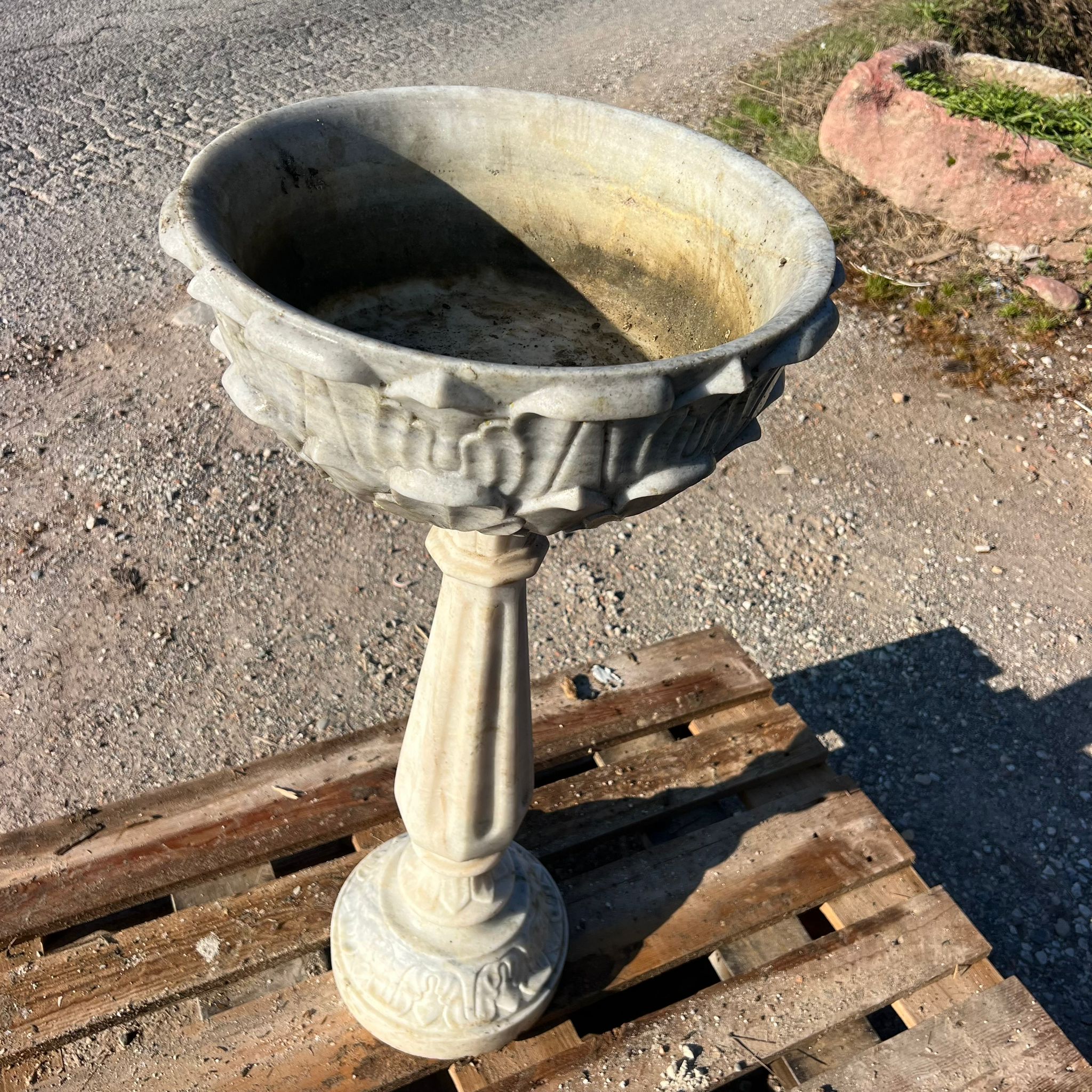 fontana in marmo bacino