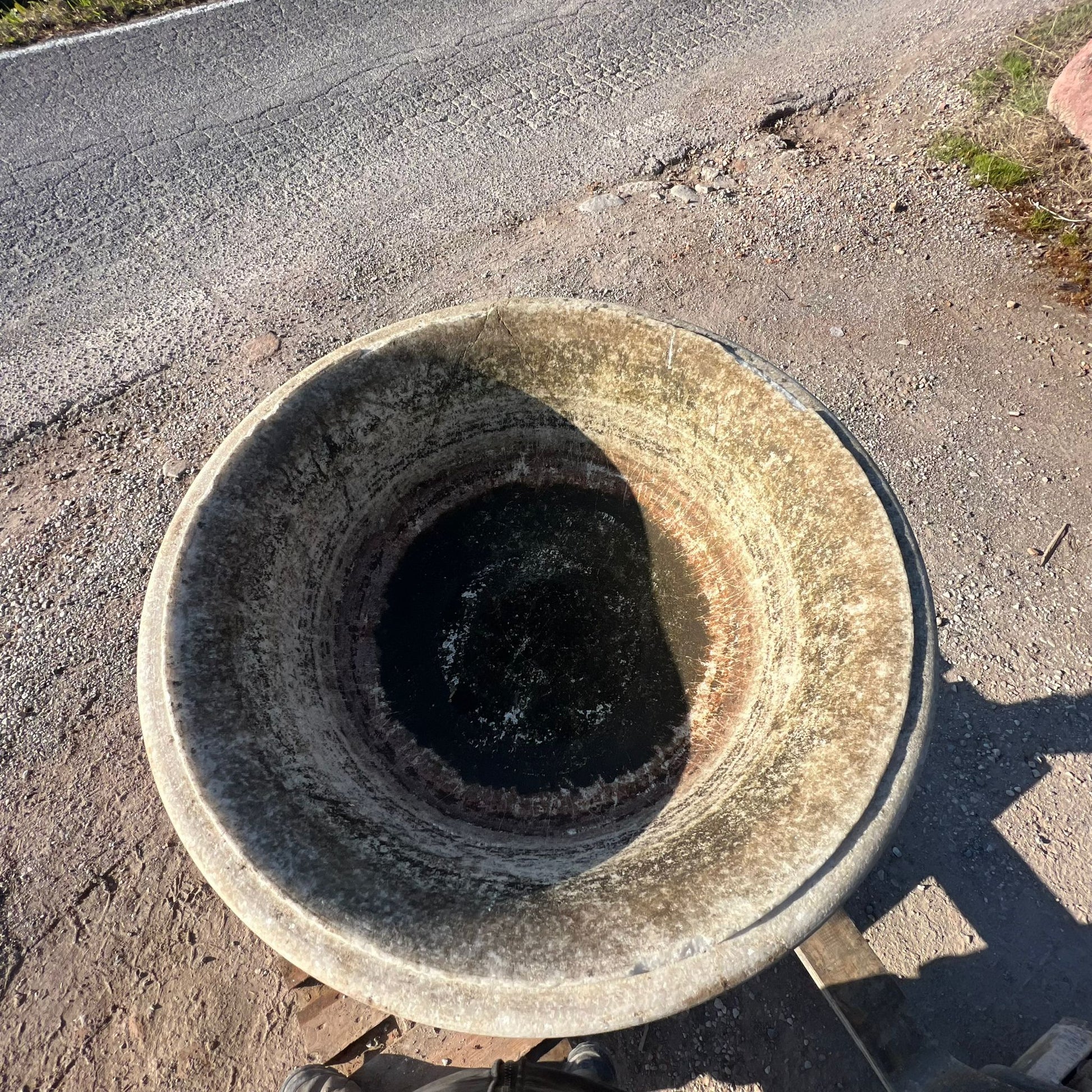 fontana in marmo dettaglio vasca