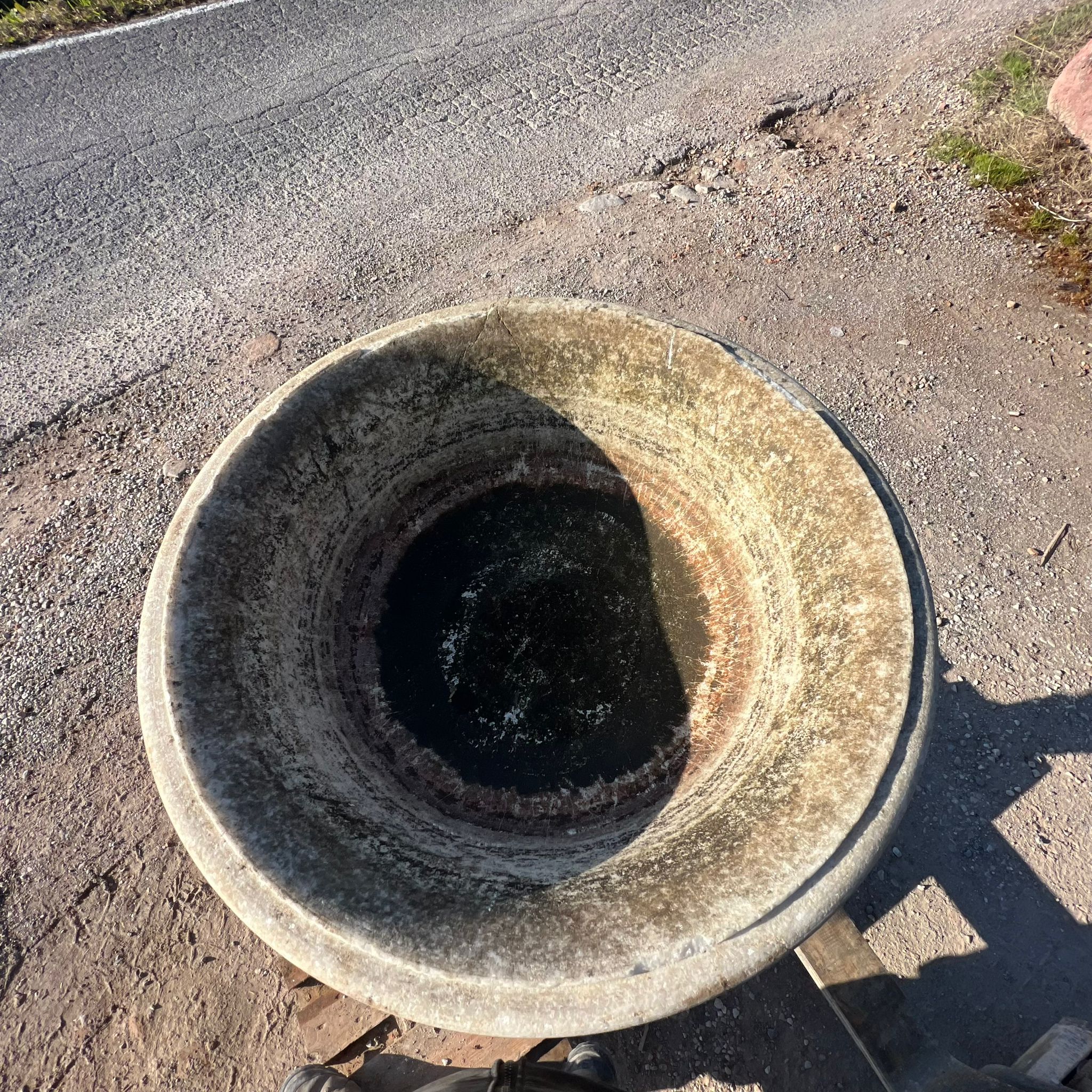 fontana in marmo dettaglio vasca