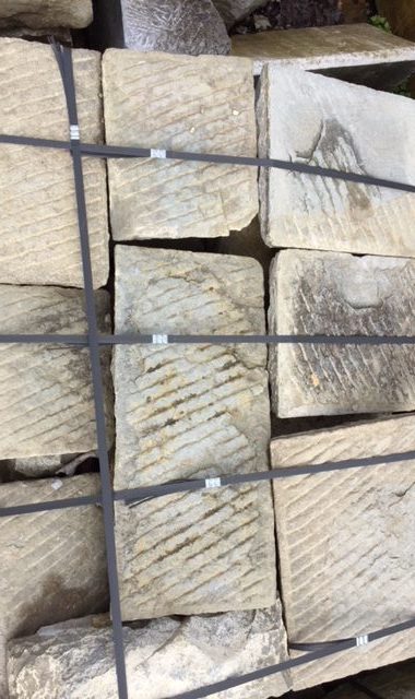 Pavimento in pietra antica