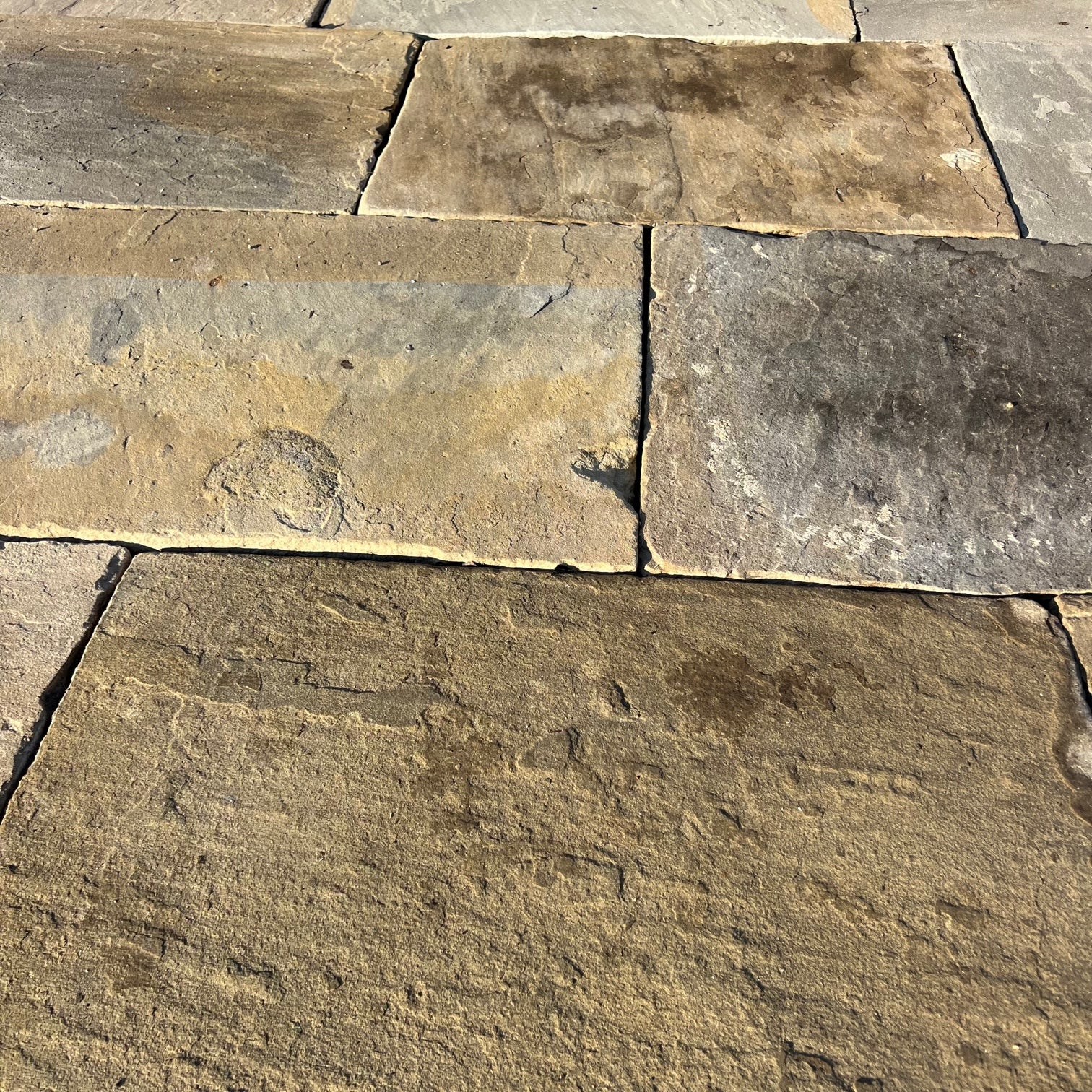 lastricato in pietra arenaria sfumature