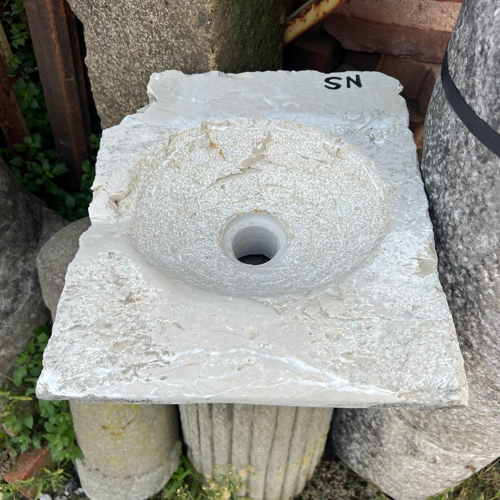 lavello in pietra antico