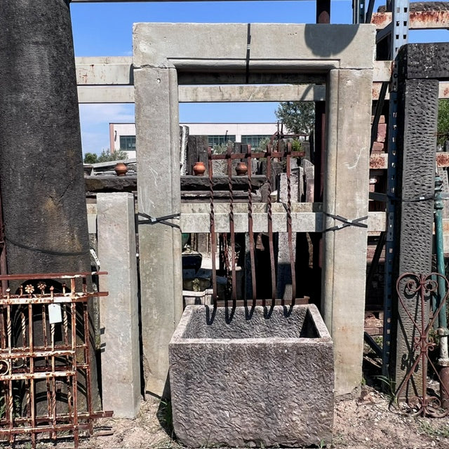 portale pietra fronte 135
