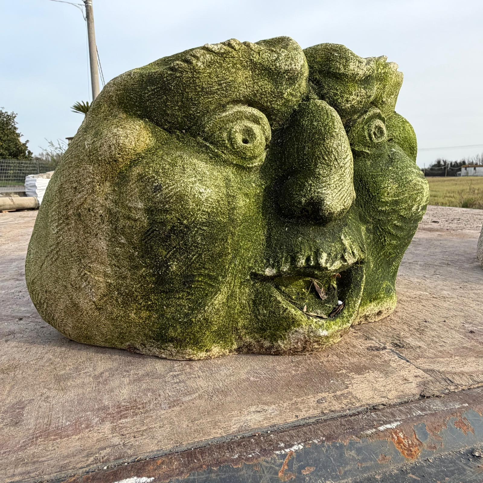 scultura in pietra recuperata