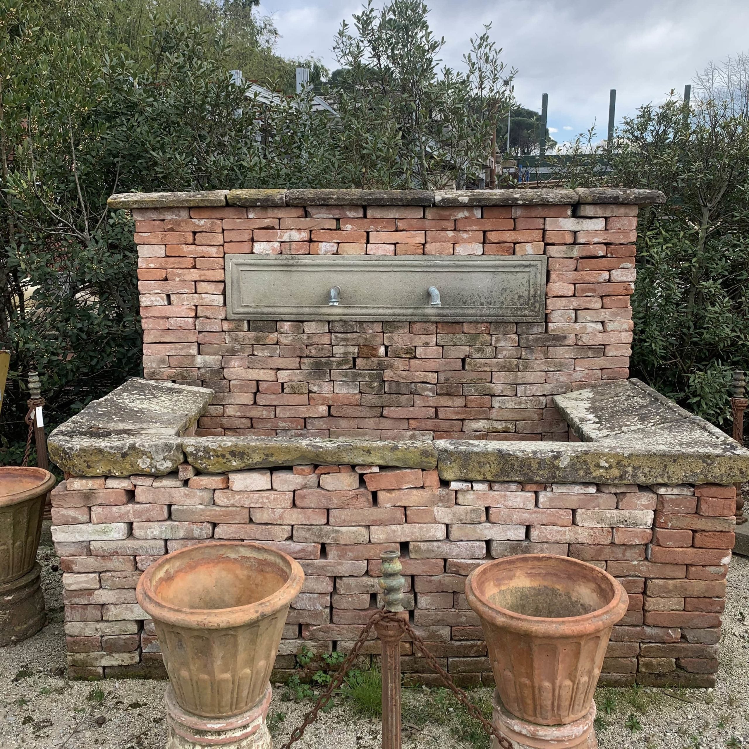 Tuscan sandstone washhouse