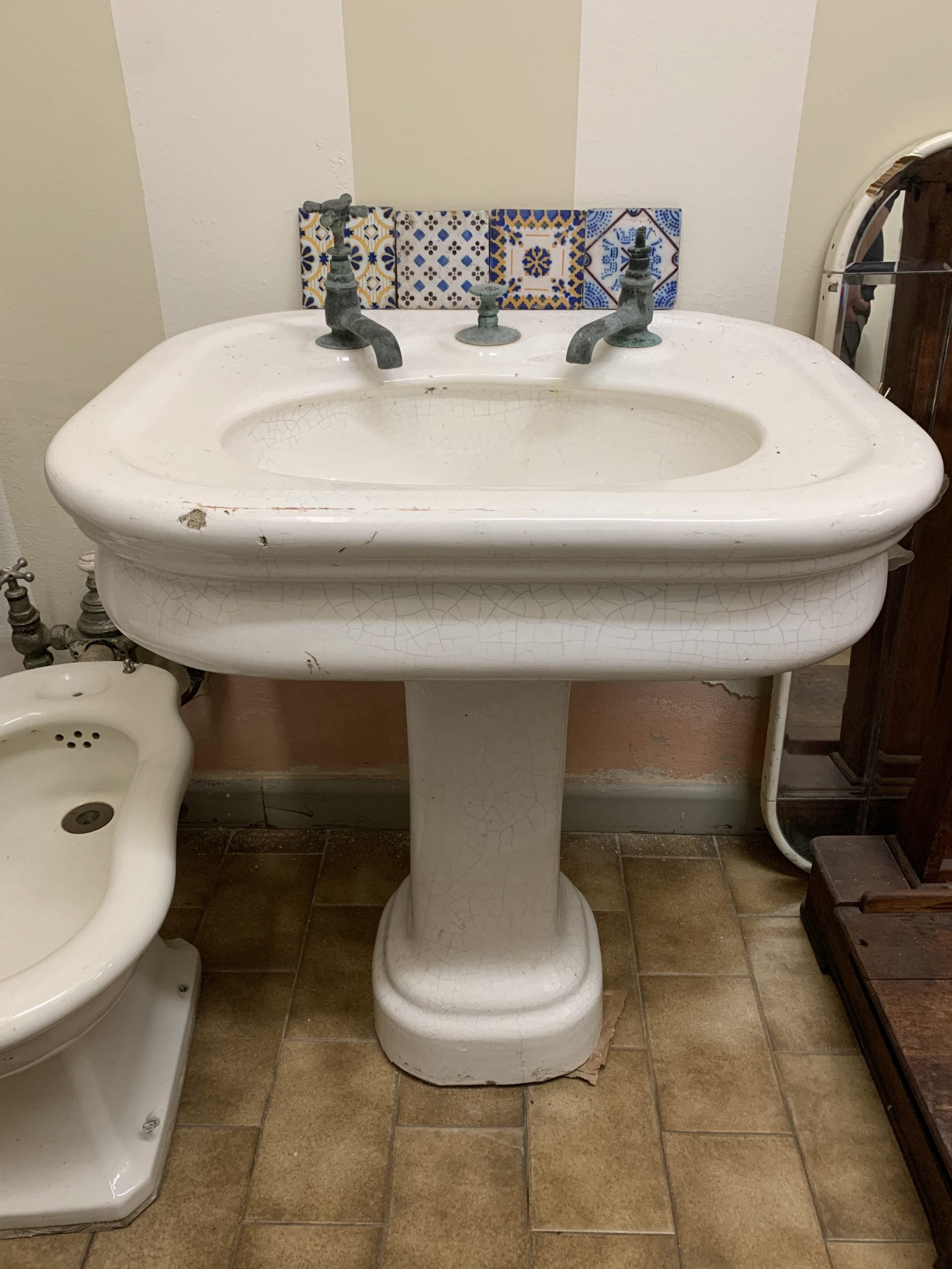 Lavandino in ceramica inglese - LAV 051