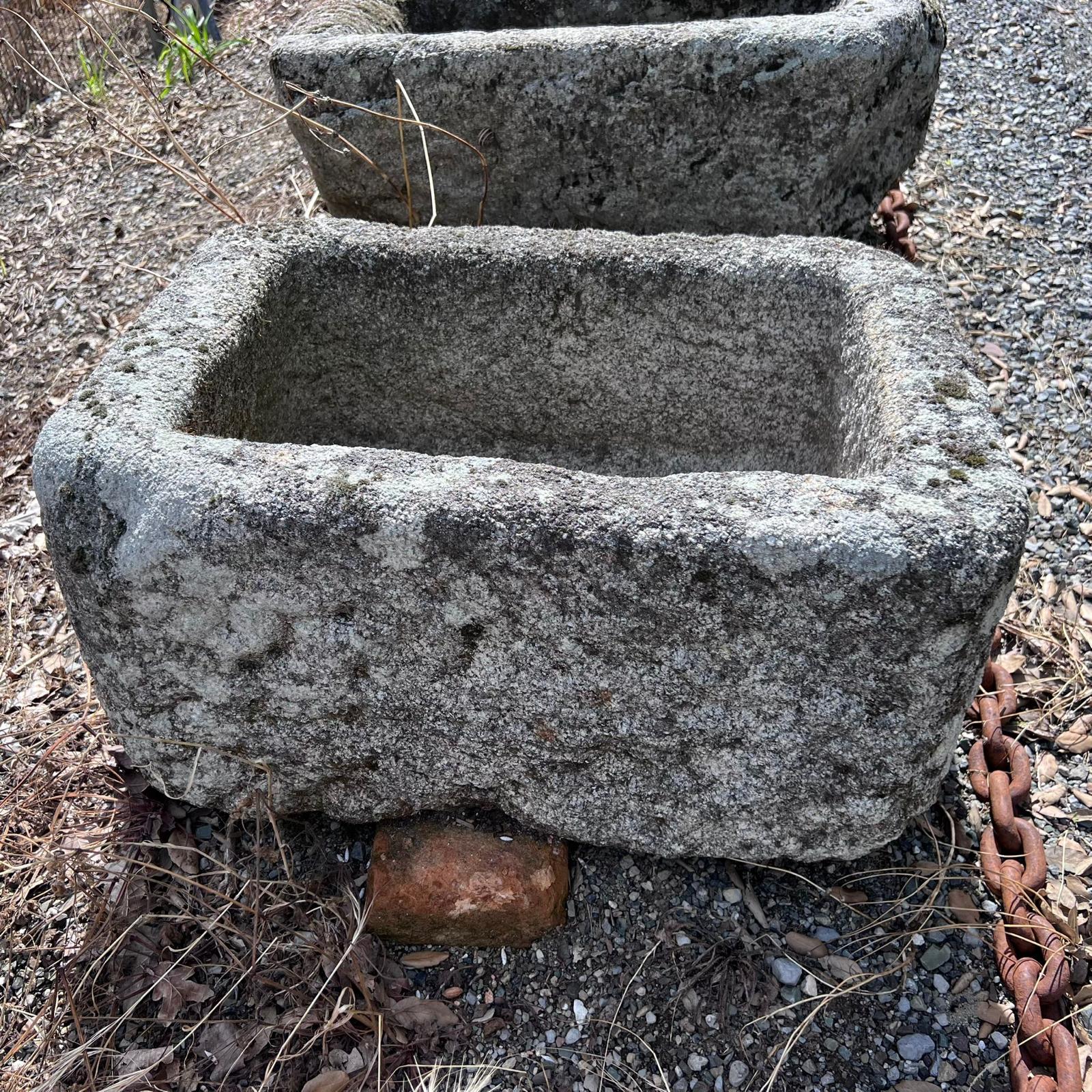 vaschetta in pietra rettangolare