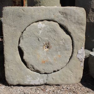 Tombino antico. Pavimenti antichi in pietra antica di recupero - epoca 1800