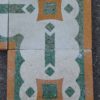 Edge in yellow and green grit